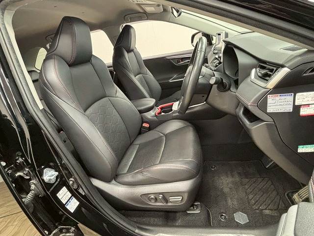 RAV4Adventure “OFFROAD package” 内装他