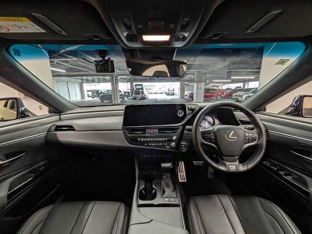 レクサスESES300h “F SPORT” 内装他