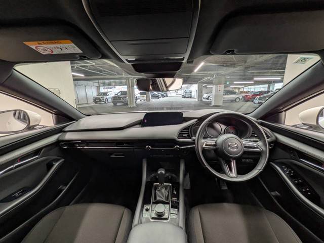 マツダMAZDA3 FASTBACK□15S Touring 内装他