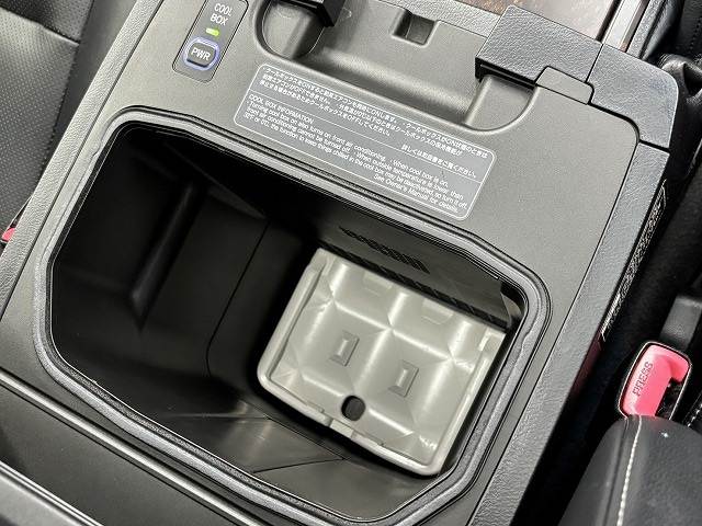 トヨタ ランドクルーザー200系の画像7