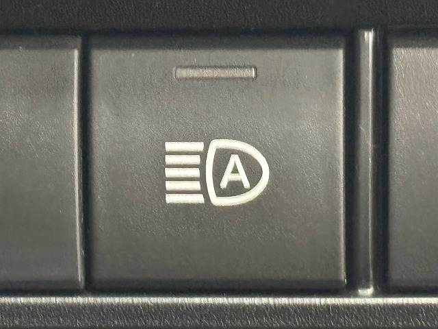 トヨタ ヴォクシーハイブリッドの画像8