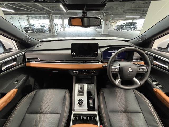三菱アウトランダーPHEV□P 内装他