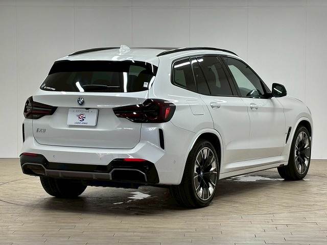 BMW iX3の画像17