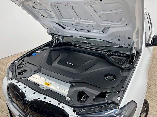 BMW iX3の画像18