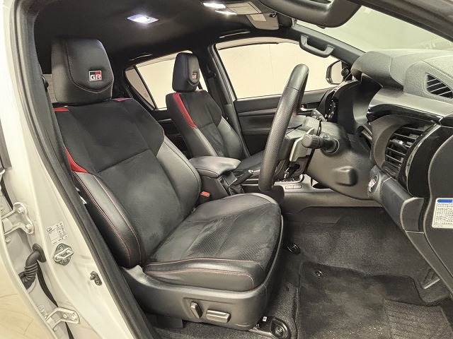 ハイラックス◆Z“GR SPORT” 内装他