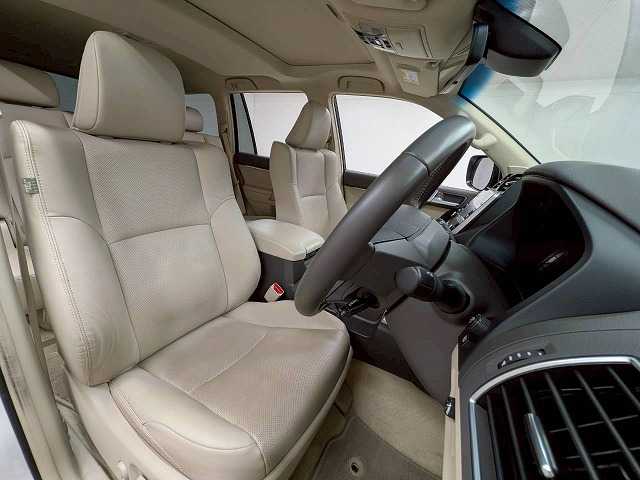 ランドクルーザープラド◆TX“Lパッケージ・Matt Black Edition” 内装他