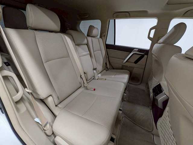 ランドクルーザープラド◆TX“Lパッケージ・Matt Black Edition” 内装他