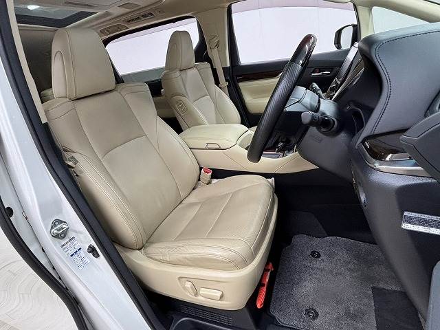 トヨタ&nbsp;アルファードハイブリッドの画像5