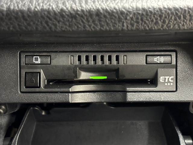 トヨタ&nbsp;ヴォクシーハイブリッドの画像12