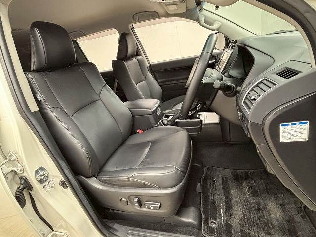 トヨタ&nbsp;ランドクルーザープラドの画像5