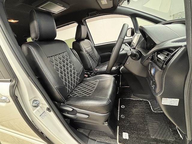 ヴォクシー◆HYBRID ZS“煌II” 7人乗り 内装他