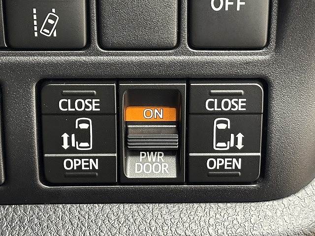 トヨタ&nbsp;ヴォクシーの画像8