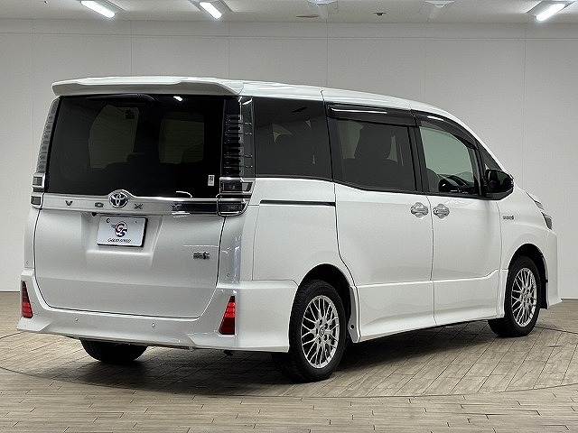 トヨタ&nbsp;ヴォクシーの画像16