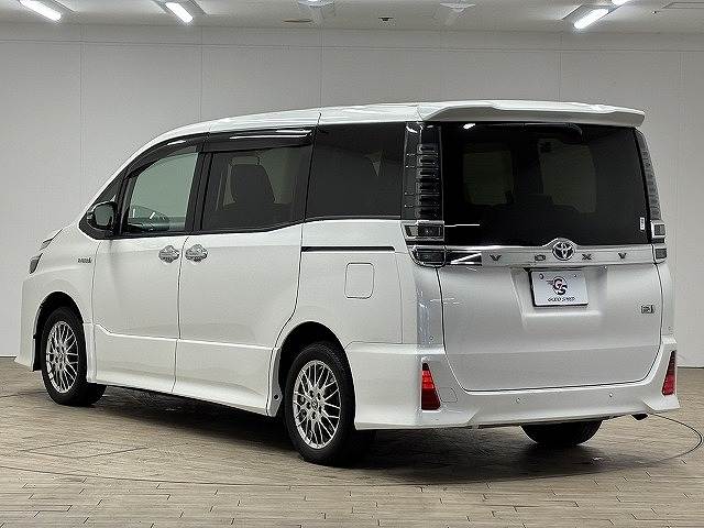 トヨタ&nbsp;ヴォクシーの画像17