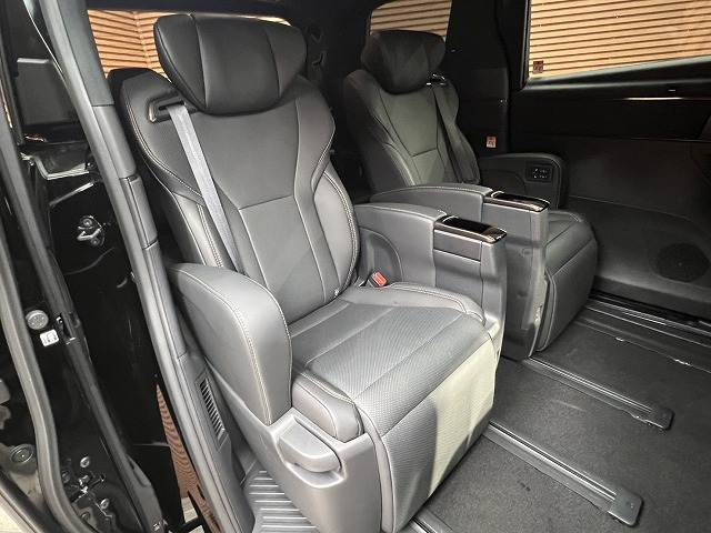 トヨタ&nbsp;アルファードの画像8