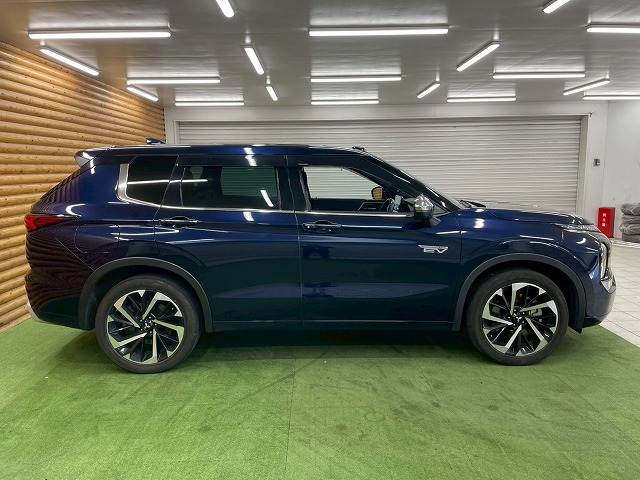 三菱 アウトランダーPHEVの画像18