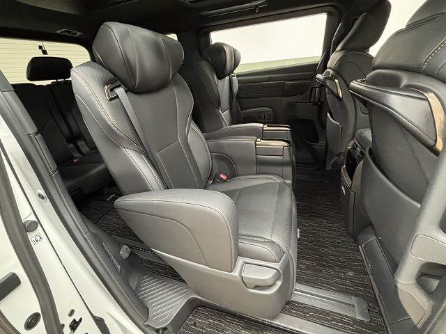 トヨタ&nbsp;アルファードの画像6