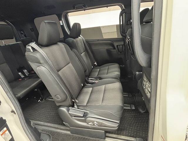 トヨタ&nbsp;ヴォクシーの画像6