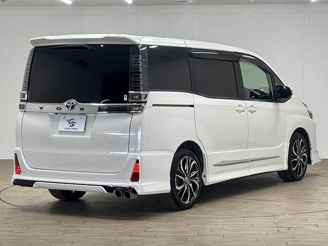 トヨタ&nbsp;ヴォクシーの画像16