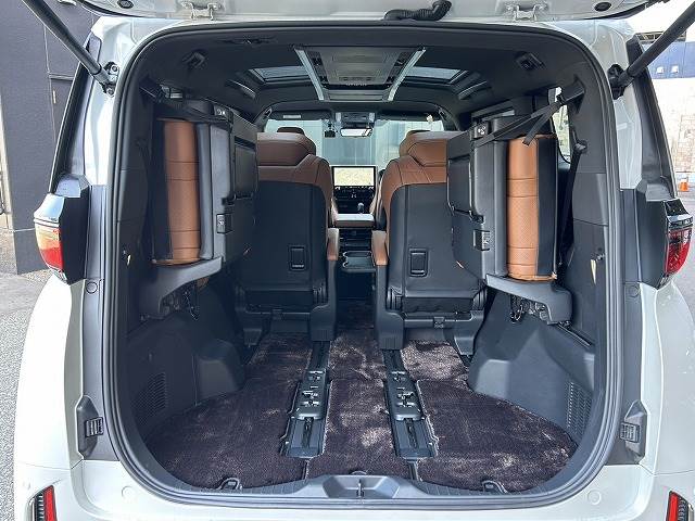 トヨタ ヴェルファイアの画像13