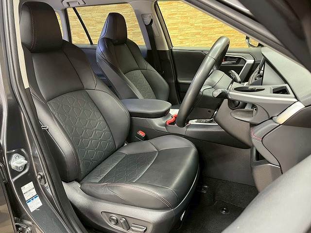 RAV4Adventure “OFFROAD package” 内装他