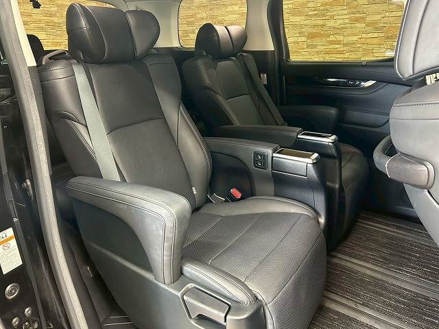 トヨタ ヴェルファイアの画像6