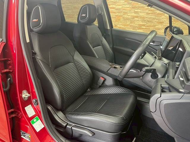 ノートオーラG FOUR leather edition 内装他