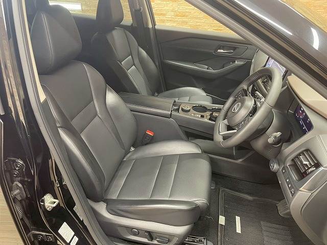 エクストレイルX e-4ORCE 内装他