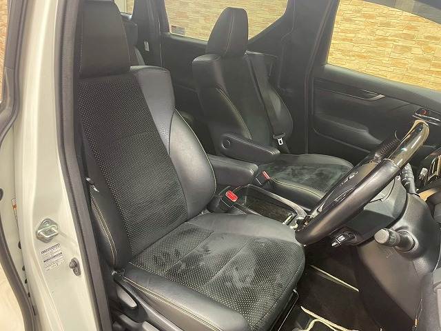 トヨタ ヴェルファイアの画像5