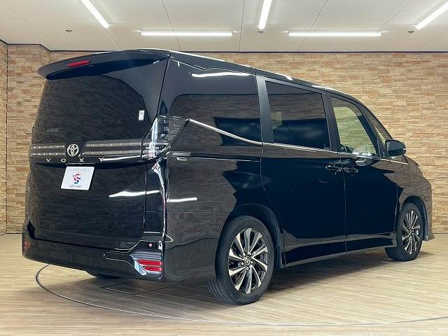 トヨタ ヴォクシーの画像16