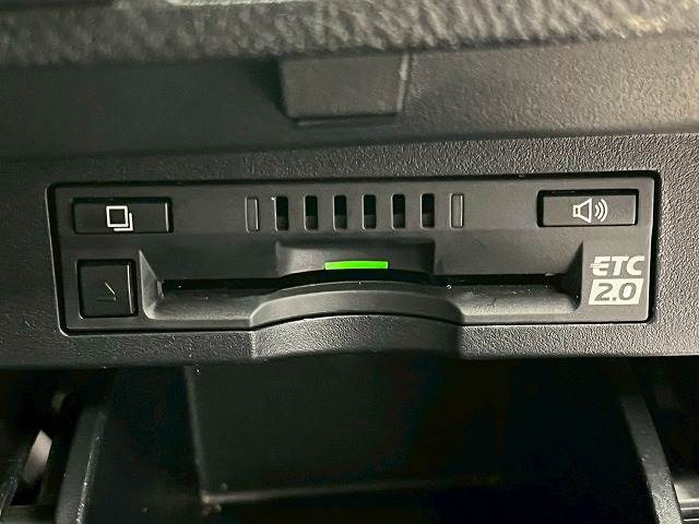 トヨタ アルファードハイブリッドの画像12