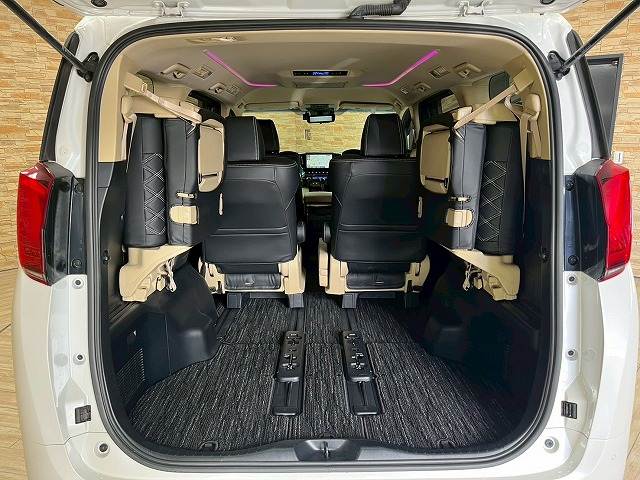 トヨタ アルファードハイブリッドの画像13