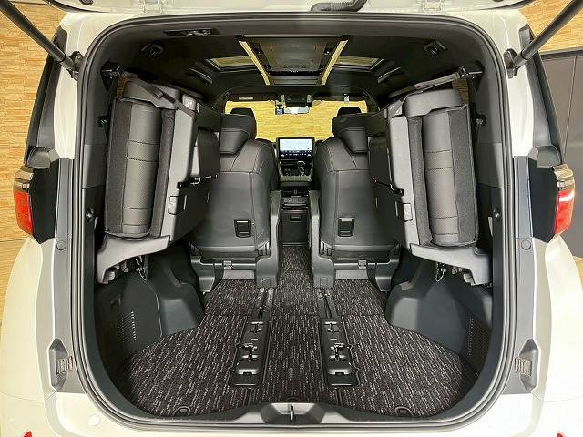 トヨタ アルファードの画像13