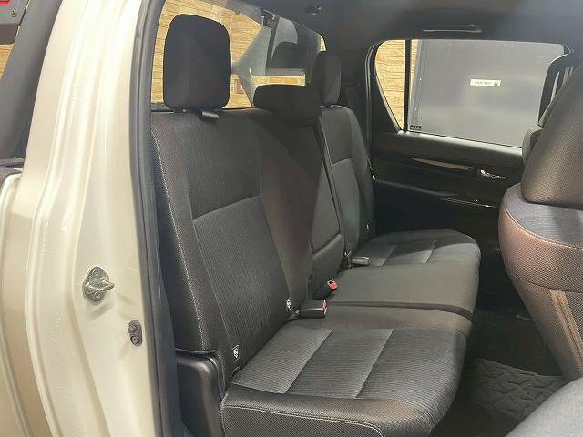 ハイラックスZ“Black Rally Edition” 内装他