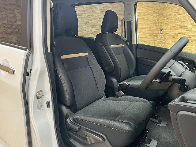 セレナハイウェイスターV 内装他