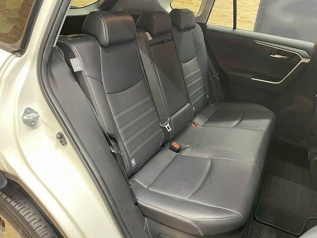 RAV4HYBRID G 内装他