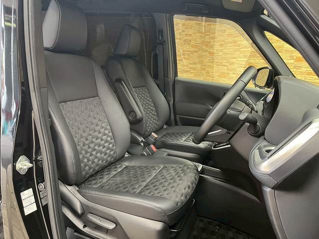 ヴォクシーハイブリッドS-Z 内装他