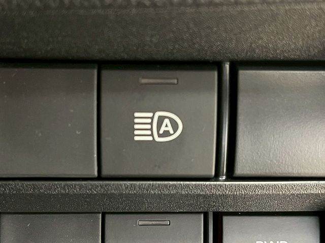 トヨタ ヴォクシーハイブリッドの画像9