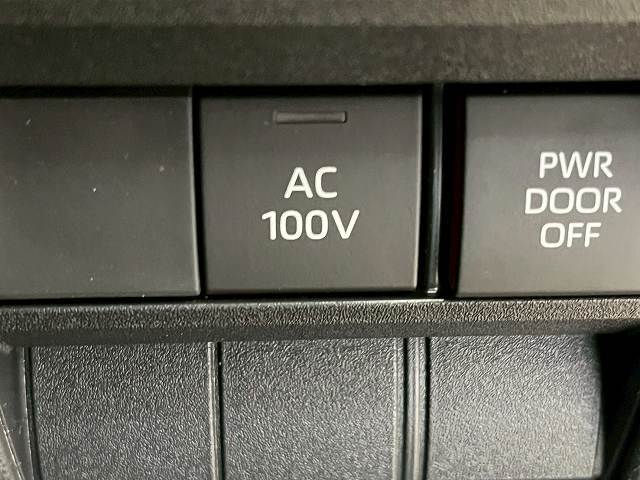 トヨタ ヴォクシーハイブリッドの画像10