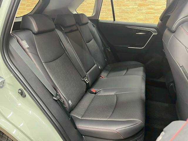 RAV4Adventure “OFFROAD packageII”(ハイブリッド 内装他