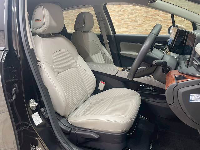 ノートオーラG FOUR leather edition 内装他