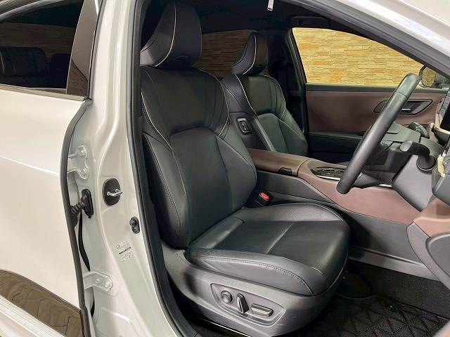 クラウンクロスオーバーG “Advanced・Leather Package” 内装他