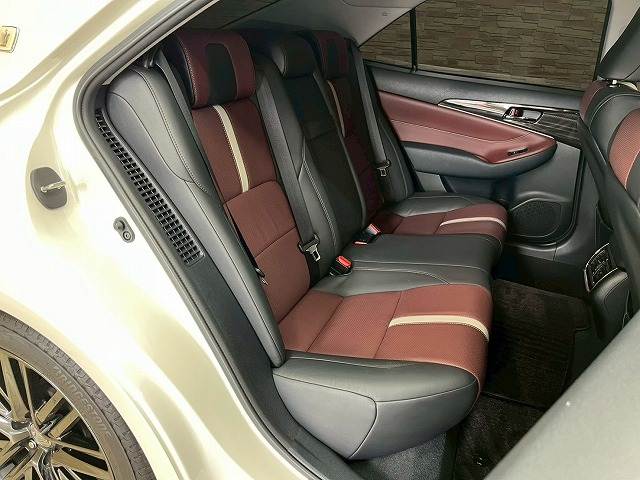 クラウンアスリートハイブリッドアスリートS “Black Style” 内装他