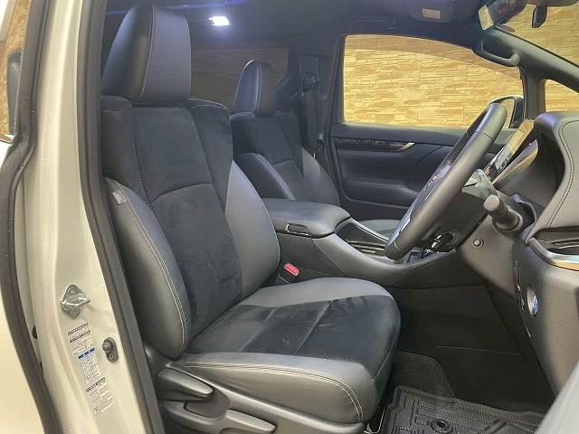 ヴェルファイアハイブリッドGOLDEN EYESIII 内装他