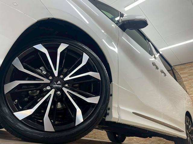 トヨタ ヴェルファイアハイブリッドの画像19