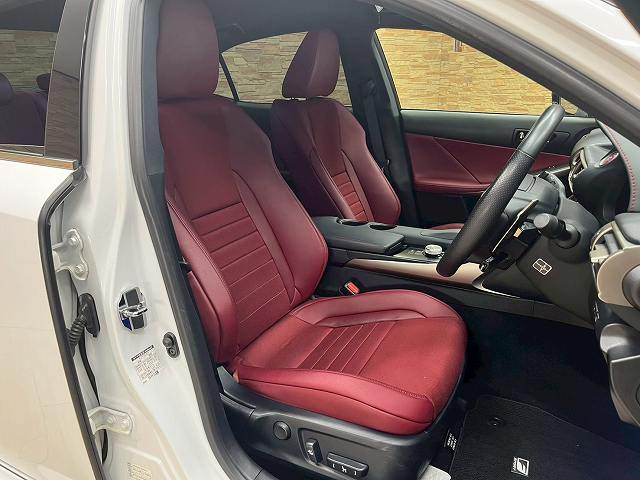 ISIS350 “F SPORT” 内装他