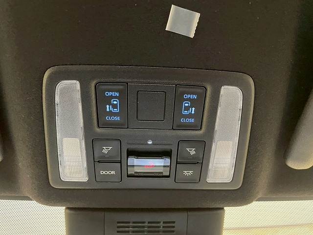 トヨタ ノアハイブリッドの画像8