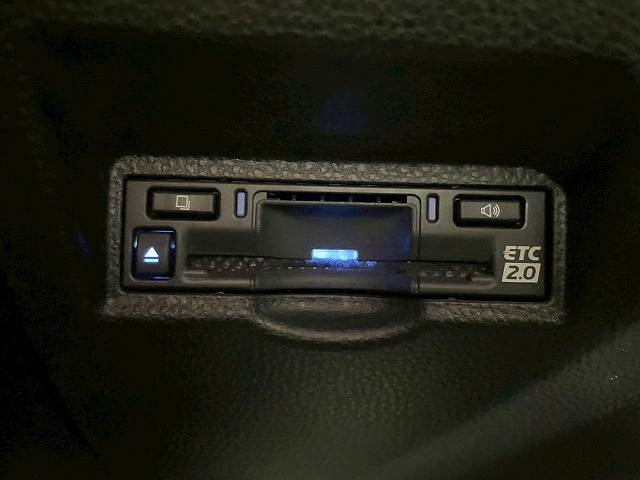 トヨタ ノアハイブリッドの画像12