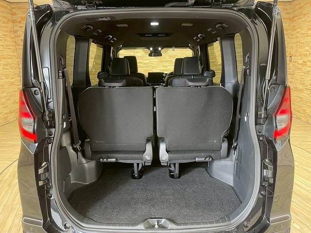 トヨタ ノアハイブリッドの画像13