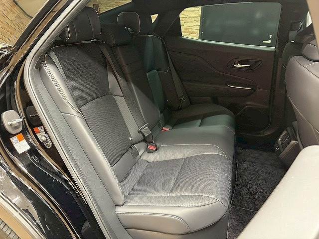 クラウンクロスオーバーG “Advanced・Leather Package” 内装他